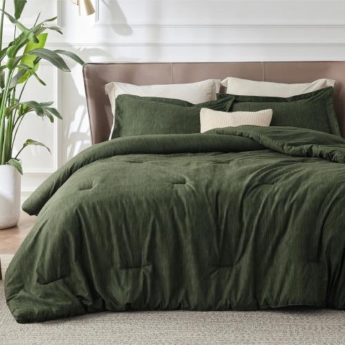 Bedsure King Comforter  Dark Green Soft Bedding for All Seasons, 1 King Size Comforter (104 in x 90 in)