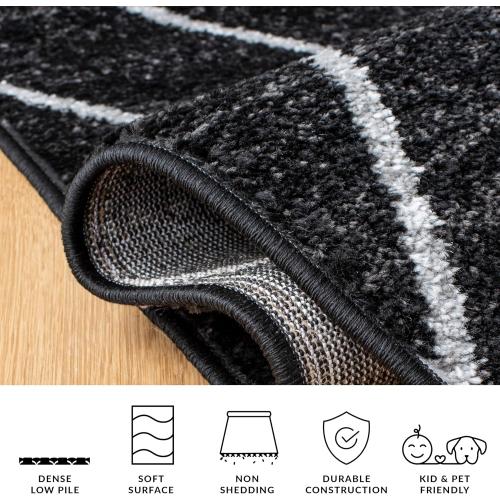 SAFAVIEH Area Rug 8x10 - Adirondack Collection - Large - Black & Light Grey, Modern Geometric Design, Non-Shedding & Easy Cleaning, Ideal for Living Room, Bedroom, Office, Dining Space (ADR251F)