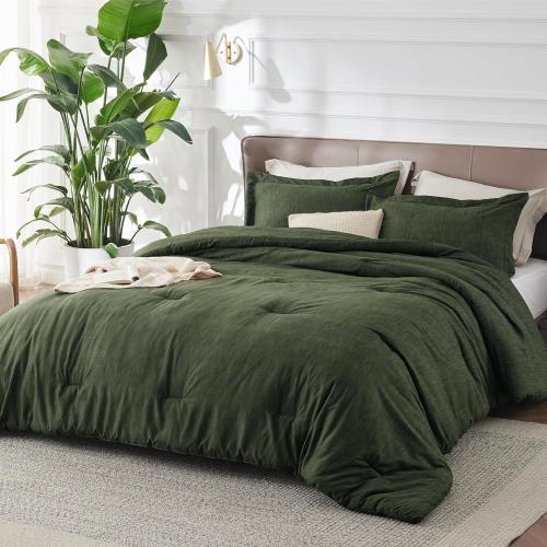 Bedsure King Comforter  Dark Green Soft Bedding for All Seasons, 1 King Size Comforter (104 in x 90 in)