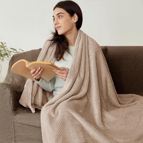 Exclusivo Mezcla Fleece Throw Blanket Extra Large, Super Soft and Warm Blankets for Couch, Sofa and Bed Waffle Textured, Cozy, Fuzzy and Lightweight (Camel, 50x70 Inches)