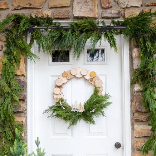 Adjustable Over-The-Door Garland Hanger, Heavy Duty Wreath Hanger for Front Door, No Nails or Screws Damage-Free, Fits Standard Door Frame Depths 34-42 Inch, Black