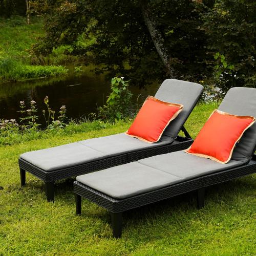 Tommy Bahama Pack of 2 Premium Water-Resistant 18 x 18 Indoor/Outdoor Decorative Pillows with Inserts – Perfect for Patio Furniture, Poolside, and Outdoor Lounging (TikiTails Red)