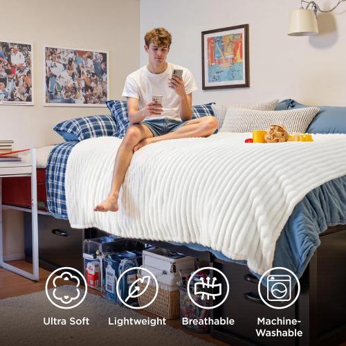 Bedsure White Throw Blanket for Couch - GentleSoft Cozy Blanket for Women, Cute Fleece Throws for Girls, Room Home Dorm Decor, Birthday Gifts for Women Men Mom Teacher Gifts, Off White, 50x60 Inches