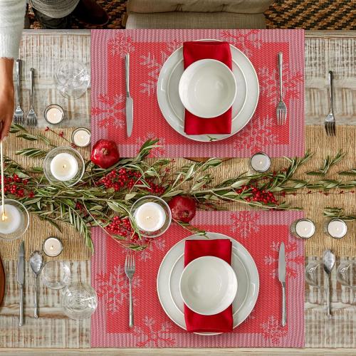 Aofmee Christmas Placemats Set of 6, Washable Christmas Place Mats for Kitchen Dining Table, Indoor/Outdoor Woven Vinyl Christmas Table Mats, Non-Slip Heat Resistant Holiday Placemats Easy to Clean