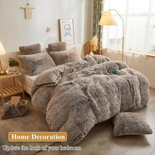 XeGe 2 Pieces Faux Fur Throw Pillow Covers, Shaggy Fluffy Cushion Covers, Cute Fuzzy Decorative Pillow Covers, Plush Furry Velvet Pillowcases for Bed Couch Living Room (18''x18'', Khaki Ombre)