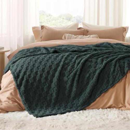 Bedsure GentleSoft Blankets  for Bed - Super Soft Cozy Spring Blanket for Kids Girls, Large Fuzzy Fleece Throw for Bedroom Decor, Dark Green,