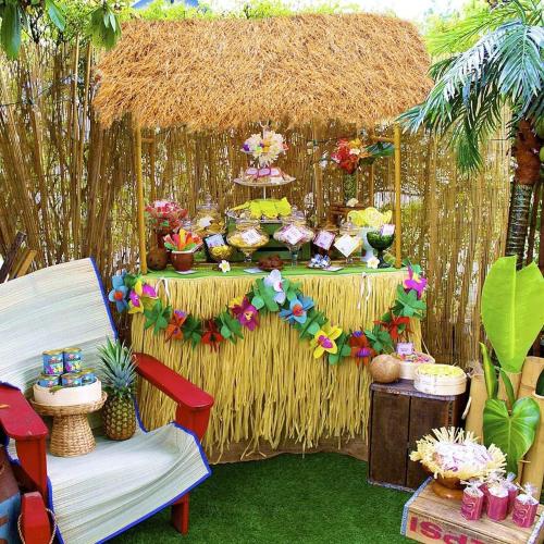 XLX TURF Synthetic Thatch Grass Roof for Western Party Decor Tiki Bar - Fireproof Artificial Hay Straw Roll Barn Wedding DIY Crafts Birthday Background Garden Fence Patio -