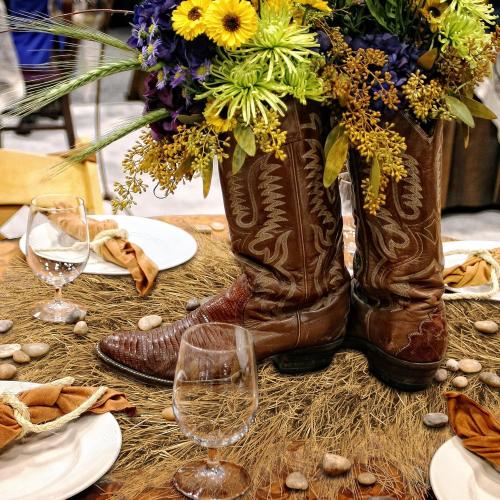 XLX TURF Synthetic Thatch Grass Roof for Western Party Decor Tiki Bar - Fireproof Artificial Hay Straw Roll Barn Wedding DIY Crafts Birthday Background Garden Fence Patio -