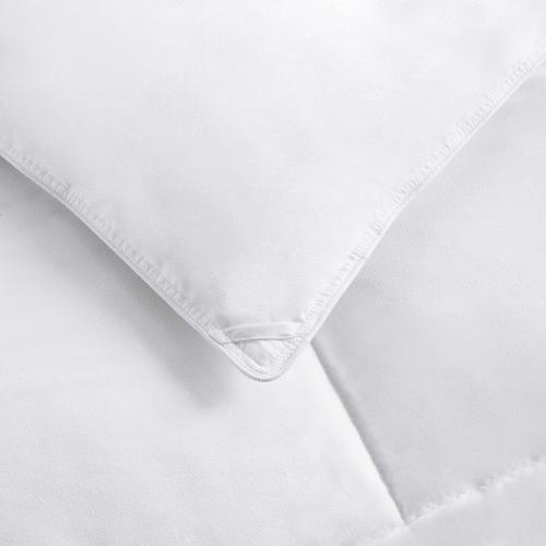 Amazon Basics White Down Alternative Comforter and Duvet Insert with Corner Tabs (90x102 In, All-Season)