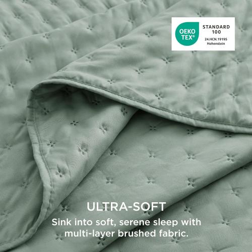 Bedsure Quilt - Sage Green Bedspread & Lightweight Comforter, Modern & Boho Coverlet with Clover Pattern, Ultra Soft All-Season Bedding