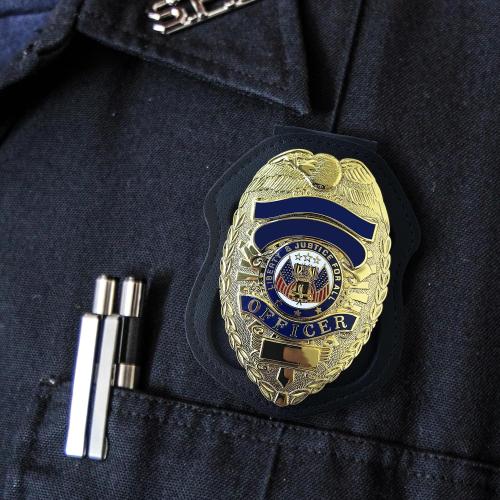 Color Black Police Badge Holder Made of Cowhide Universal Black with Leather Belt Buckle Hook Buckle and Stainless Steel Bead Chain Law Enforcement Officer Gifts Polygonal