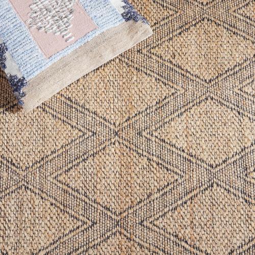SAFAVIEH Natural Fiber Collection Runner Rug - 2'3 x 9', Natural & Black, Natural Jute Design, Ideal for High Traffic Areas in Living Room, Bedroom (NFB552A)