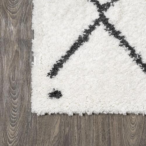 JONATHAN Y Cami Diamond Shag White/Gray Runner Rug, 2x8, Moroccan, Bohemian, Contemporary, Easy-Cleaning for Living Room, Bedroom, Kitchen, Pet Friendly, Non-Shedding (MOH410A-28)