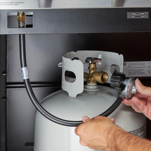 Master Forge 3/8-in Zinc Regulator with Hose