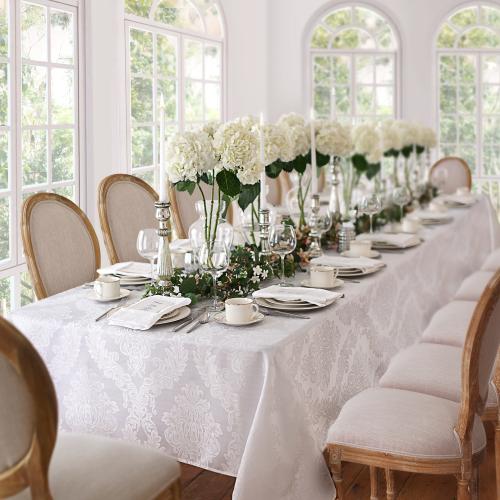Elrene Home Fashions Barcelona Jacquard Damask 60x84 Indoor White Table Cover for 6-ft rectangle