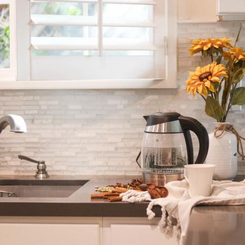 Chefman - 1.8 Liter Electric Glass Kettle w/ Tea Infuser - Stainless Steel/Black