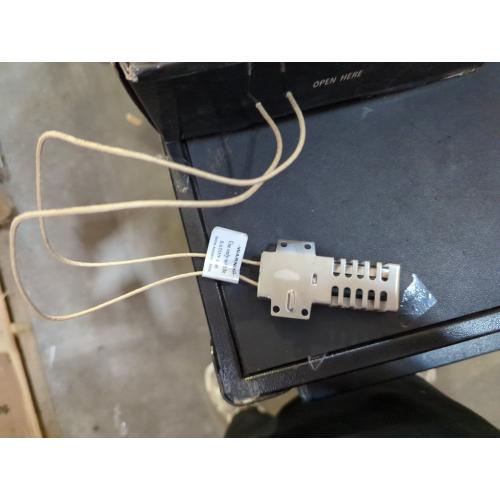 GE New Replacement Oven Range Flat Igniter