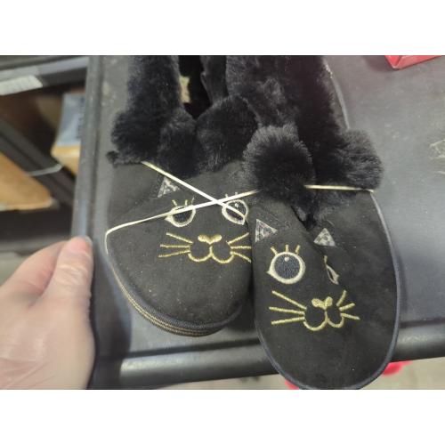 Size 6 Color Black Plush animal slippers, soft and comfortable slippers, women's home slippers, bedroom cat girl plush slippers