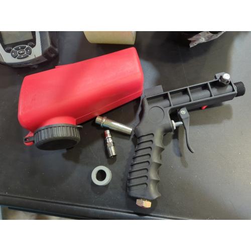 90psi Gravity Feed Sand Blaster Gun Kit - Hand Held Sand Blasting Spray Gun with 2 Nozzle Tips and Air Regulator Remove Paint, Rust, Stains, and Grime on Surfaces