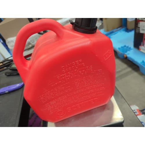 Scepter USA 2-Gallon Plastic Gasoline Can 2-gpm Manual