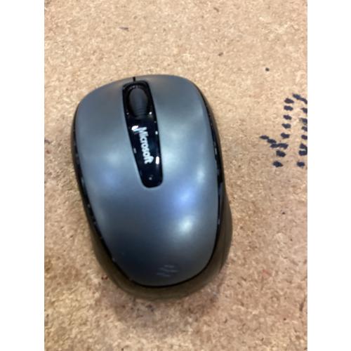 Microsoft Wireless Mobile Mouse 3500 - Loch Ness Gray. Comfortable design, Right/Left Hand Use, Wireless, USB 2.0 with Nano transceiver for PC/Laptop/Desktop, works with for Mac/Windows Computers