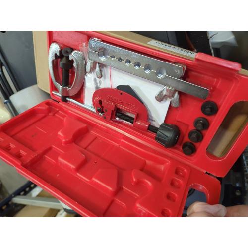 Automotive Double Flaring Tool Kit, for 7 Dies 3/16-5/8 Pipe Brake Line Cutter Tool, Brake Line Bender Flare Tool with Replacement Blade and Reamer