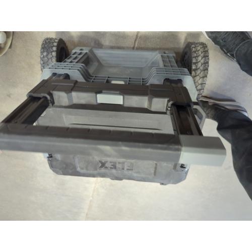 FLEX STACK PACK 24.21-in W x 19.67-in H x 19.75-in D Gray Polypropylene Rolling Tool Box