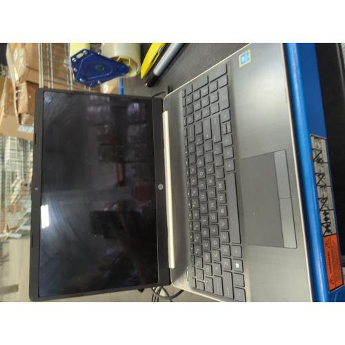 HP Notebook - 15-dw0011ds With Charger