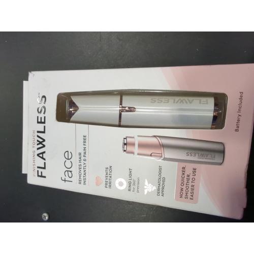 Flawless Finishing Touch Women's Painless Hair Remover (White)