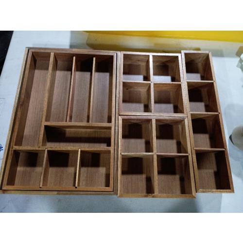 Seville Classics 4-piece Acacia Expandable Drawer Organizer