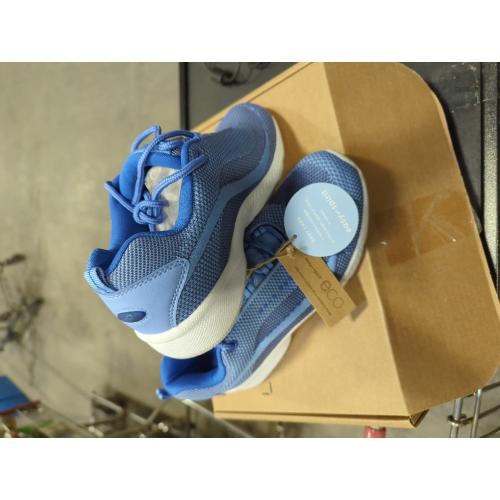 Product new, box inspected, Easy Spirit Women's Romy Leather Walking Shoe size - 7 N color blue.