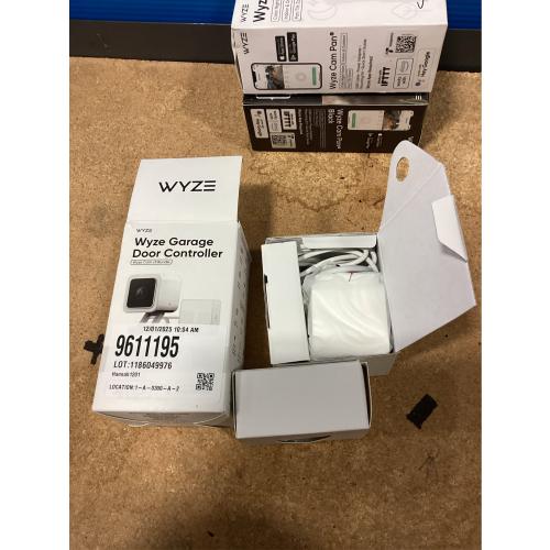 Wyze - Indoor/Outdoor Wireless 1080p HD Smart Garage Door Opener and Security Camera - White