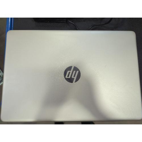 HP Notebook - 15-dw0011ds With Charger
