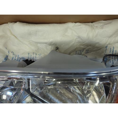 Headlights for Peterbilt 387 325 330 335 337 340 348 382 384 386 Truck High and Low Beam Bulb Left Driver Side Headlamp