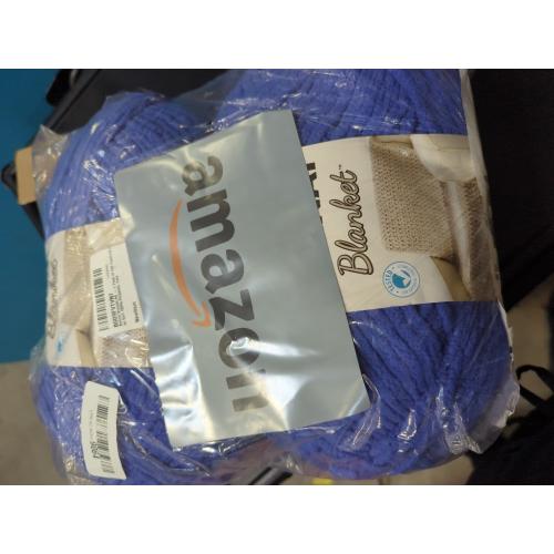 Bernat Blanket BB - 2 Pack of 220 Yards/10.5 oz Surf 100% Polyester Yarn