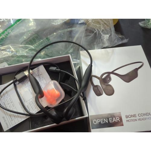 Bone Conduction Headphones, Open Ear, Bluetooth V6.0, IPX5, Sweat Resistant,10Hrs Playtime, Comfortable Fit Sports Wireless Earbuds with Built-in Mic for Running, Gym, Cycling, Outdoor, Black