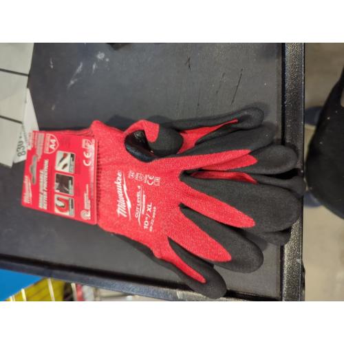 Milwaukee  - CUT LEVEL 4 NITRILE DIPPED GLOVES - 10xl