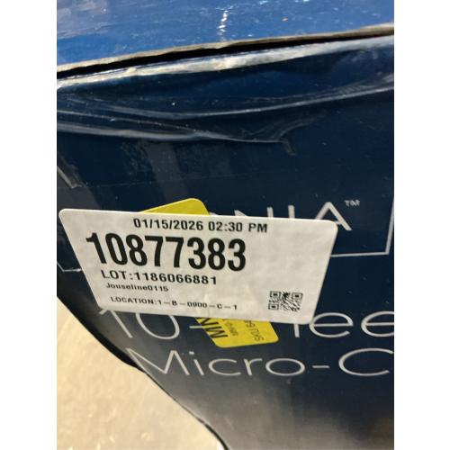 Insignia™ - 10-Sheet Microcut Shredder - Black