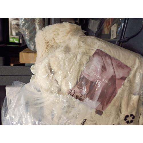 Cozy Bliss Faux Fur Throw Blanket for Couch, Fuzzy Soft Plush Thick Bubble Blanket for Sofa Bedroom Living Room, 50 * 60 Inches Beige