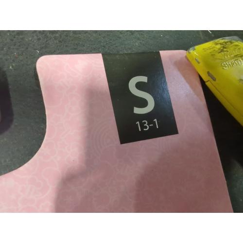 Size S 13-1 Color Pink hello kitty slippers