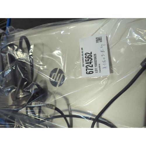 HP Notebook - 15-dw0011ds With Charger