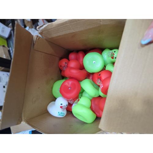 Junkin 100 Pcs Merry Christmas Rubber Ducks Bulk Mini Rubber Ducks Small Duck Bulk Xmas Gift for Halloweens Party Favors (Blow Bubbles Duck)