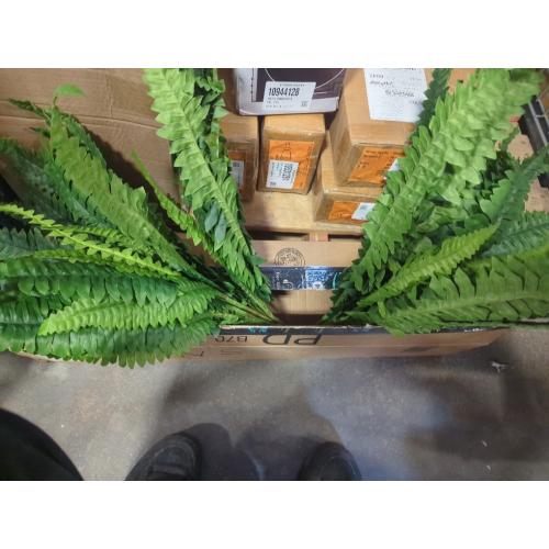 Set of 2 artificial ferns