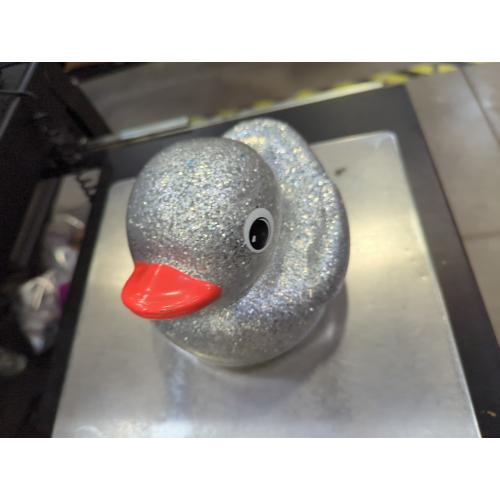 Honoson 6.89 Inch Giant Glitter Rubber Duck Big Glitter Rubber Duck Large Sparkly Duckling Bath Toy with Squeaky Sound for Summer Baby Shower Birthday Party Favor Gift(Silver)