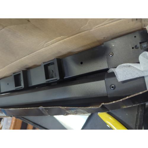 Thule SnowPack Ski/Snowboard Rack, Medium (4 Pr/2 Boards), Black