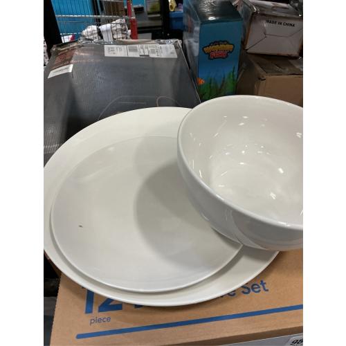 Simply Essential Coupe 12-Piece Dinnerware Set in White