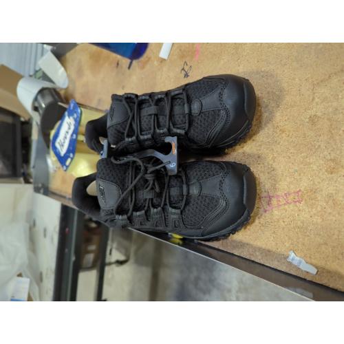 AVIA WOMENS BLACK ATHLETIC BLACK SHOES SIZE 9