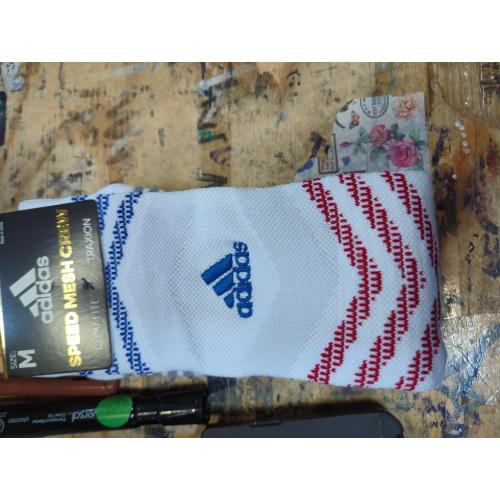 Size M  Ultra Cushioned Footbed  Color White Power Red Light Onix Socks..