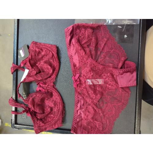 Size 38B Sexy Lingerie with Garter Belt And Stockings And Breathable Gathering Oversized Bra Set