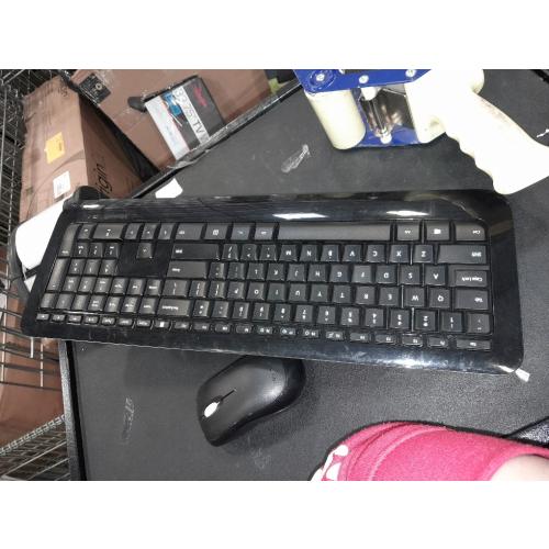 HP 330 Wireless Keyboard and Mouse Combo - 2.4 Ghz Wireless USB Receiver - Chiclet Keys, 12 Keyboard Shortcuts - 1600 DPI Multi-Surface Mouse - LED Num Lock, Caps Lock, Scroll Lock (2V9E6AA)